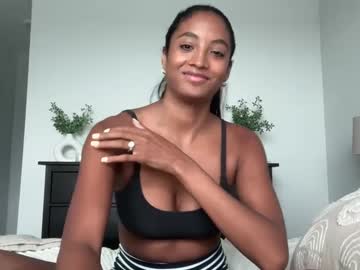 Therealgiana Chaturbate stream image from May 14, 2025