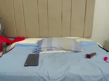Queenmature Chaturbate stream image from May 14, 2025