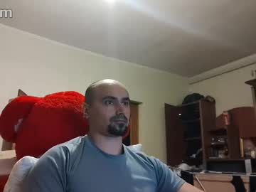 Ziesh Chaturbate stream image from May 14, 2025