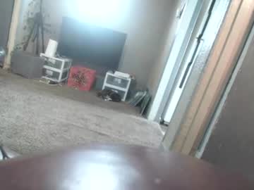 Chickens44644 Chaturbate stream image from May 14, 2025