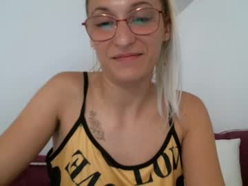 Beth240598 Chaturbate stream image from May 14, 2025