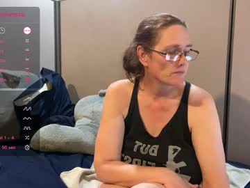Naughtywifenxtdoor Chaturbate stream image from May 15, 2025