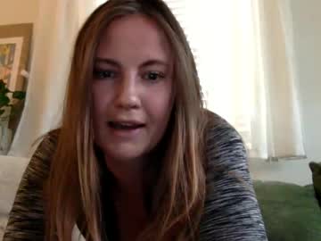 Pilea16012 Chaturbate stream image from May 15, 2025