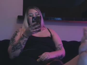 Queenaimee Chaturbate stream image from May 15, 2025
