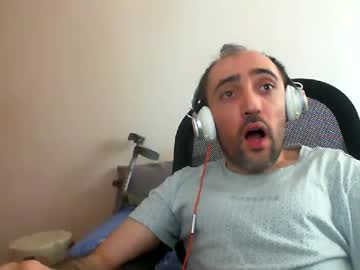 Bentish Chaturbate stream image from May 15, 2025