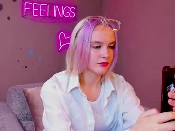 Carolin_Miller Chaturbate stream image from May 15, 2025