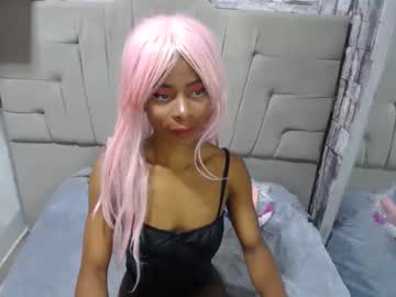Makenaebony Chaturbate stream image from May 15, 2025