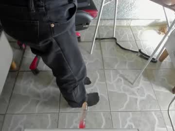 Maximoogray Chaturbate stream image from May 15, 2025