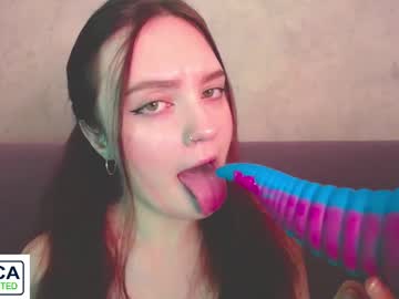 Alyssa__Scarlet Chaturbate stream image from May 15, 2025