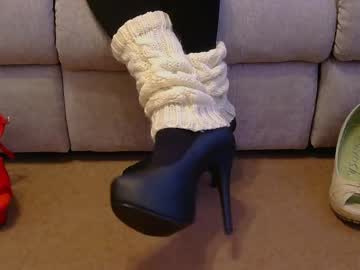 Heavenlyheels Chaturbate stream image from May 15, 2025