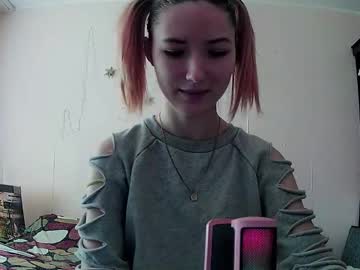 Kikiclark_ Chaturbate stream image from May 15, 2025