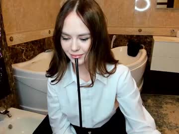 Kristalkatt Chaturbate stream image from May 15, 2025