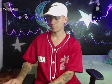 Matthew__W Chaturbate stream image from May 15, 2025