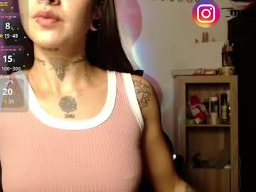 Emmy_Desirelle Chaturbate stream image from May 15, 2025