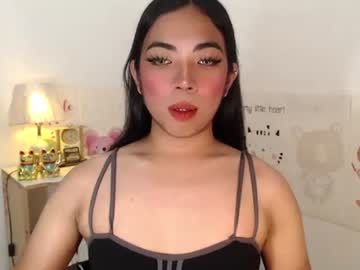 Ivory_Delight Chaturbate stream image from May 15, 2025