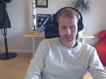 Efo2 Chaturbate stream image from May 15, 2025