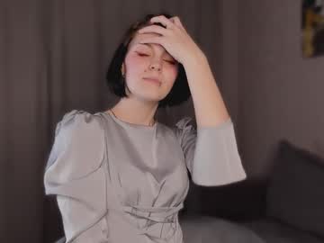 Linnelwell Chaturbate stream image from May 15, 2025