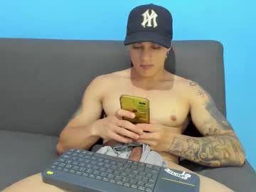 Andyy_Xxx Chaturbate stream image from May 15, 2025