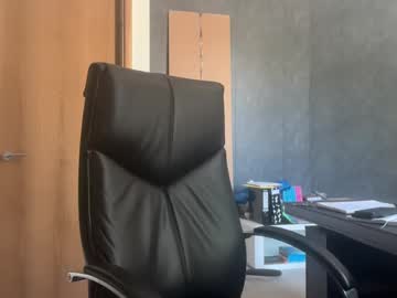 Boyofficeboy Chaturbate stream image from May 15, 2025