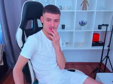 Sangreazull Chaturbate stream image from May 15, 2025
