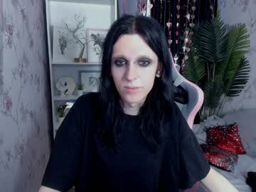 Polinamanson Chaturbate stream image from May 15, 2025