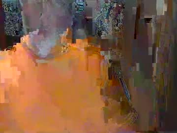 Whitebeardcub Chaturbate stream image from May 15, 2025