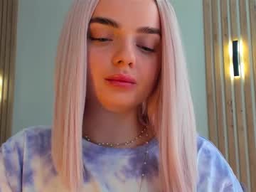 Bunnylure Chaturbate stream image from May 15, 2025