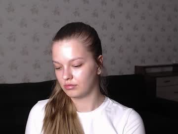 Emysway Chaturbate stream image from May 15, 2025
