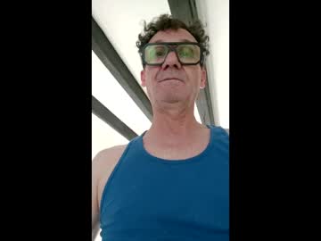 Superwikime Chaturbate stream image from May 15, 2025