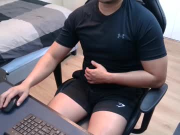 Charliekkw Chaturbate stream image from May 15, 2025