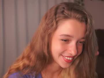 Little_Poetry Chaturbate stream image from May 15, 2025