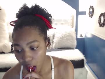 Lulani_Tiare Chaturbate stream image from May 15, 2025