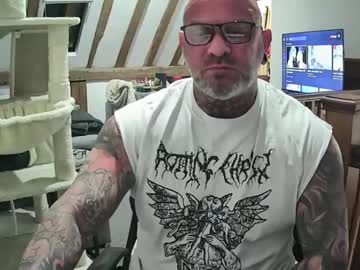 Maxwell4876 Chaturbate stream image from May 15, 2025