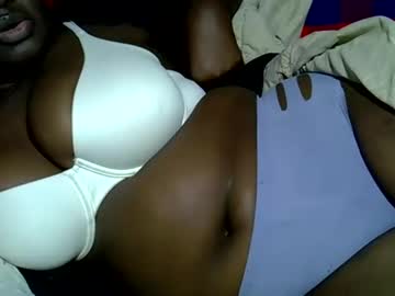 Pearl_33 Chaturbate stream image from May 15, 2025