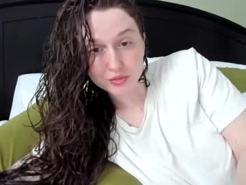 Amberkinsley Chaturbate stream image from May 15, 2025