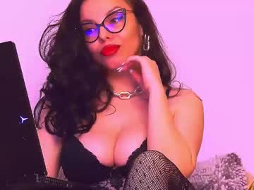 Amyraownsyou Chaturbate stream image from May 15, 2025