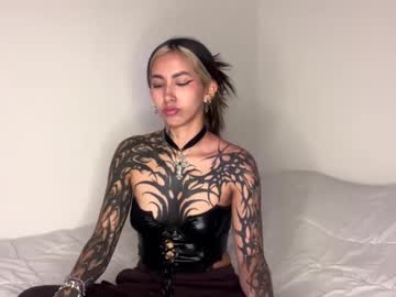 Lilithvox Chaturbate stream image from May 15, 2025