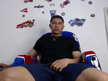 Calvinhotlatino Chaturbate stream image from May 15, 2025