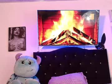 Alaia_Asuka Chaturbate stream image from May 16, 2025