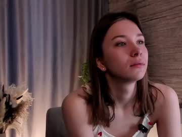 Elvafoa Chaturbate stream image from May 16, 2025