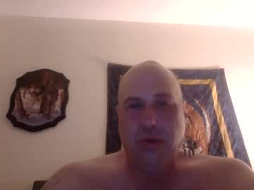Illuminatititan Chaturbate stream image from May 16, 2025
