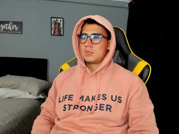 Owengray2_ Chaturbate stream image from May 16, 2025