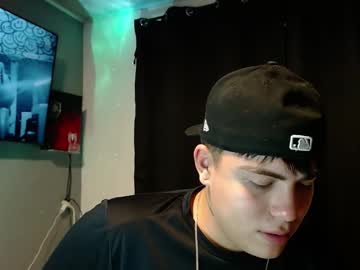 Molimoli08 Chaturbate stream image from May 16, 2025