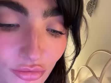 Velvetvixin Chaturbate stream image from May 16, 2025