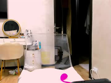 Wowsquirt Chaturbate stream image from May 16, 2025