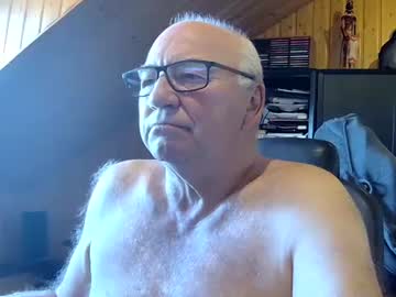 Asusandy Chaturbate stream image from May 16, 2025