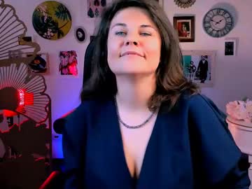 Barbiejulia Chaturbate stream image from May 16, 2025