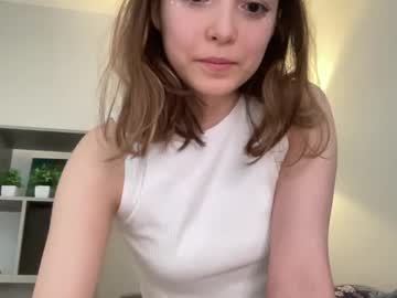 Lilellina Chaturbate stream image from May 16, 2025
