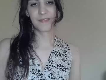 Poisonivyb Chaturbate stream image from May 16, 2025