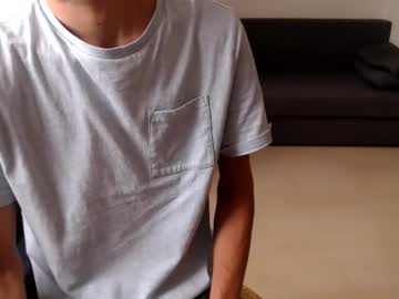 Berillymoon Chaturbate stream image from May 16, 2025